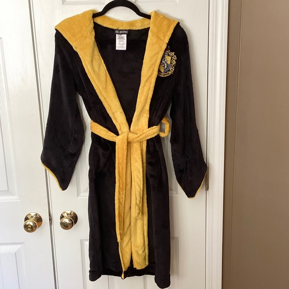 Harry Potter Hufflepuff Plush Bathrobe Juniors M | Official Wizarding World